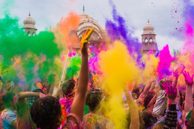 India y Nepal msticos con festival Holi 