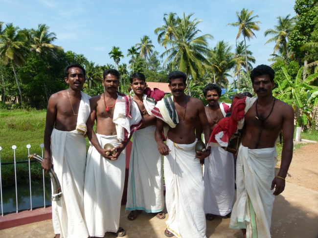 Aventura navegando los backwaters de Kerala